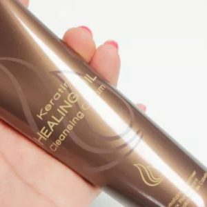 l’anza keratin healing oil cleansing cream